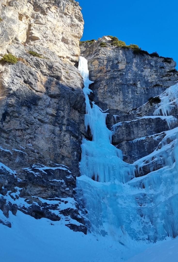 1. (Solo)-Wiederholung des “versteckten Eisfalls” im Pinnistal (Stubai, Tirol)
